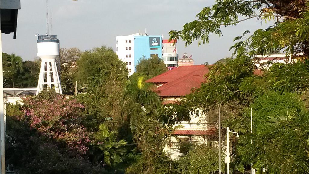 Av Hotel Vientiane Bagian luar foto