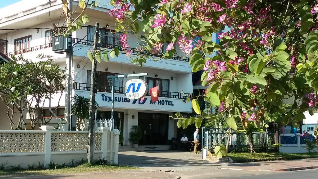 Av Hotel Vientiane Bagian luar foto