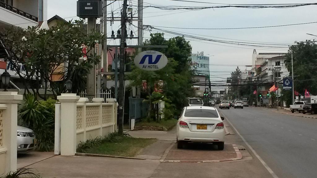 Av Hotel Vientiane Bagian luar foto
