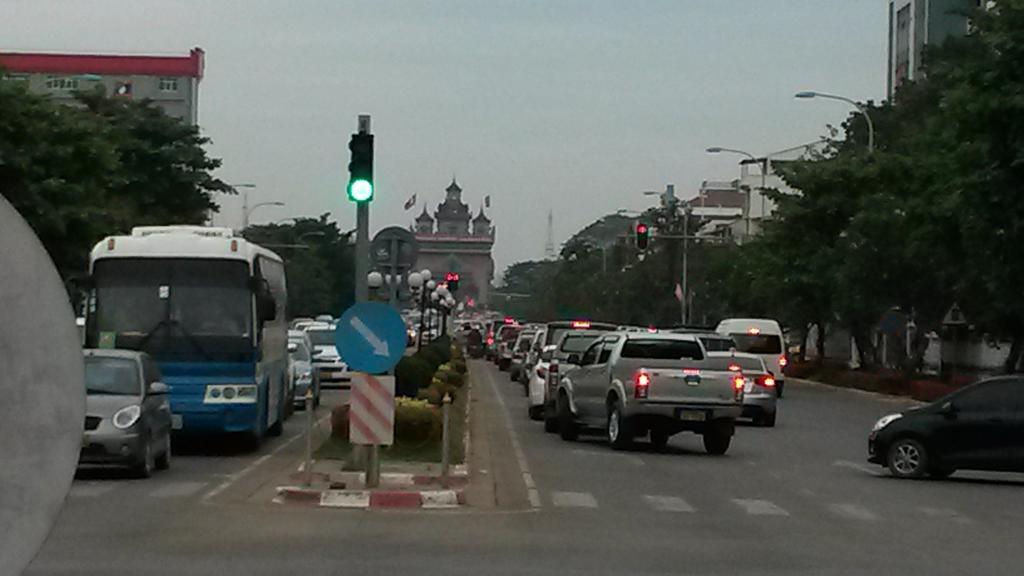 Av Hotel Vientiane Bagian luar foto