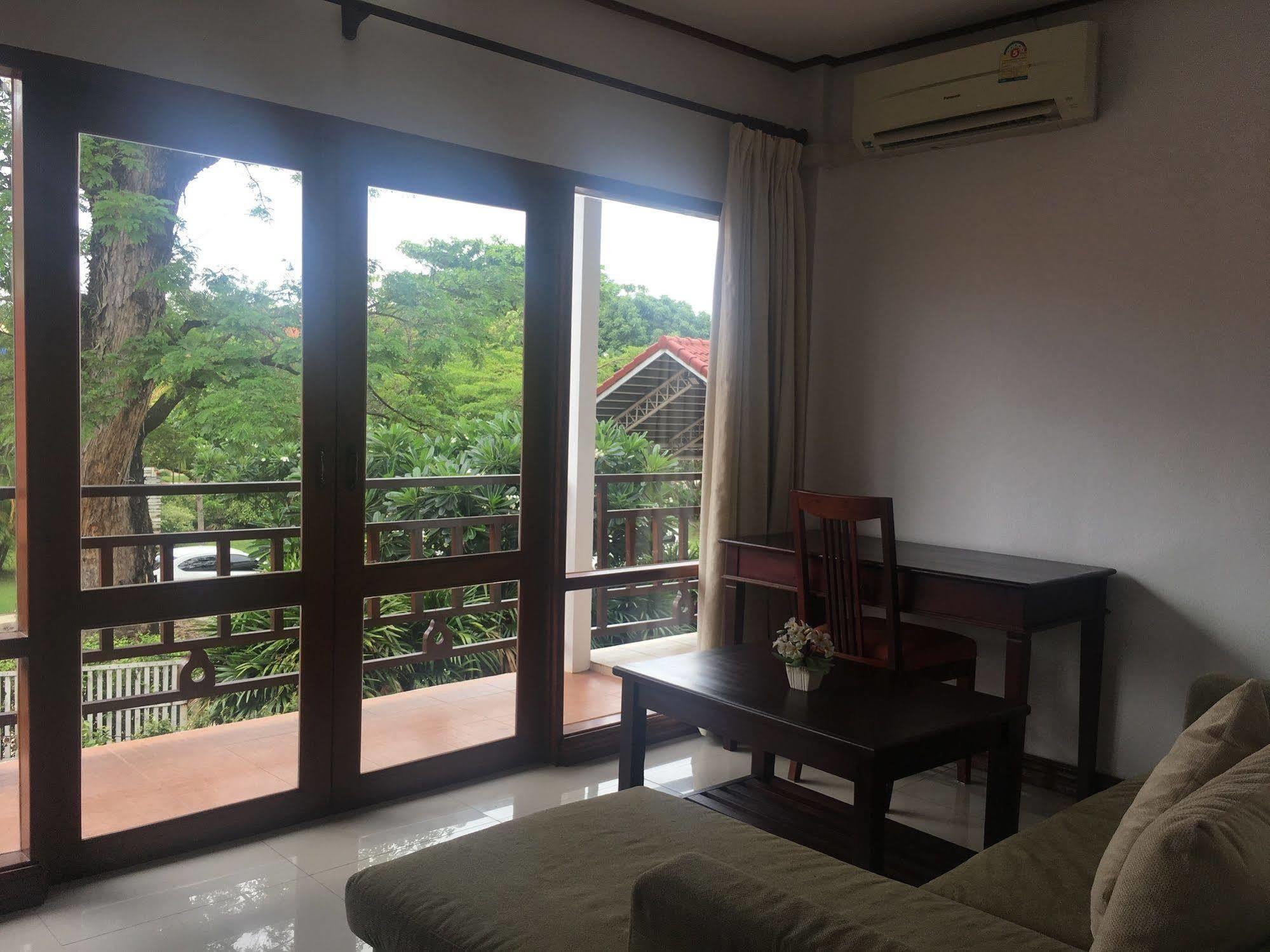 Av Hotel Vientiane Bagian luar foto