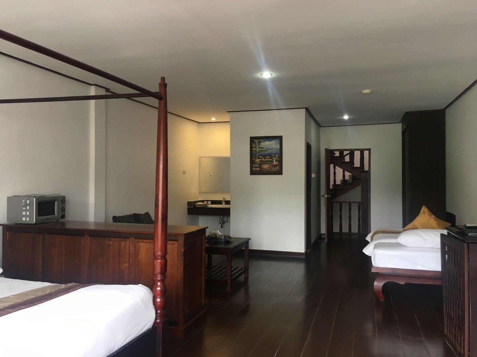 Av Hotel Vientiane Bagian luar foto