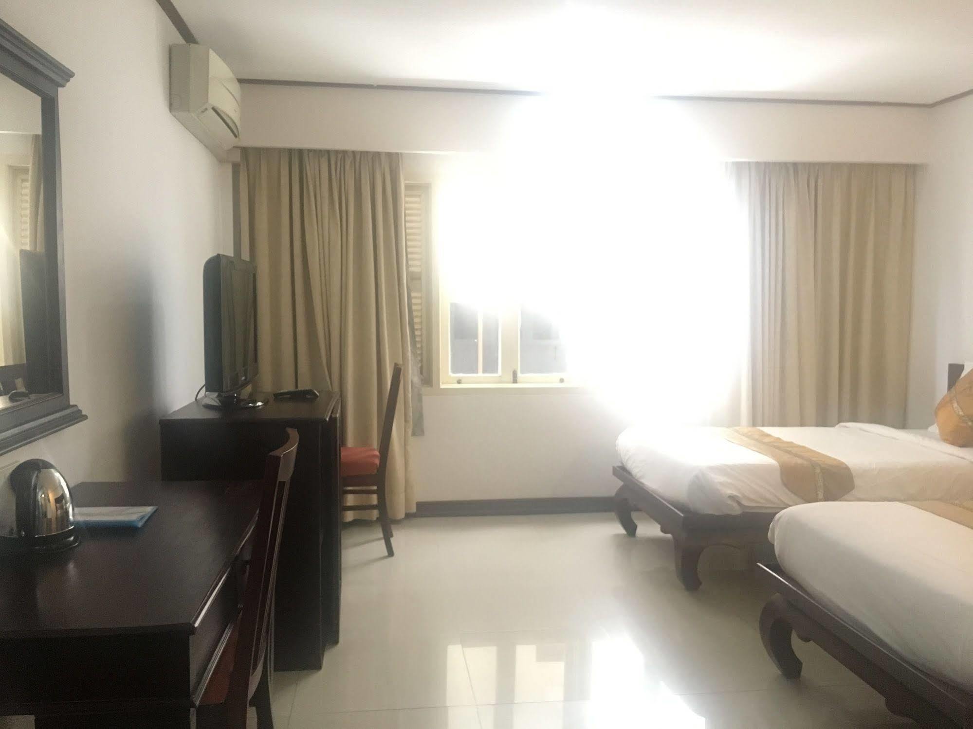 Av Hotel Vientiane Bagian luar foto
