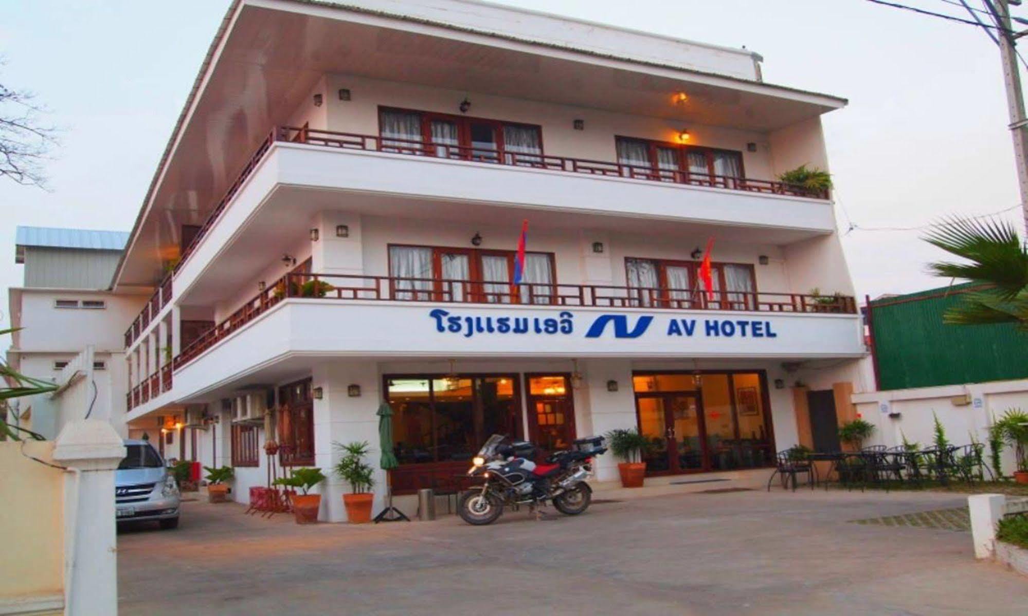 Av Hotel Vientiane Bagian luar foto