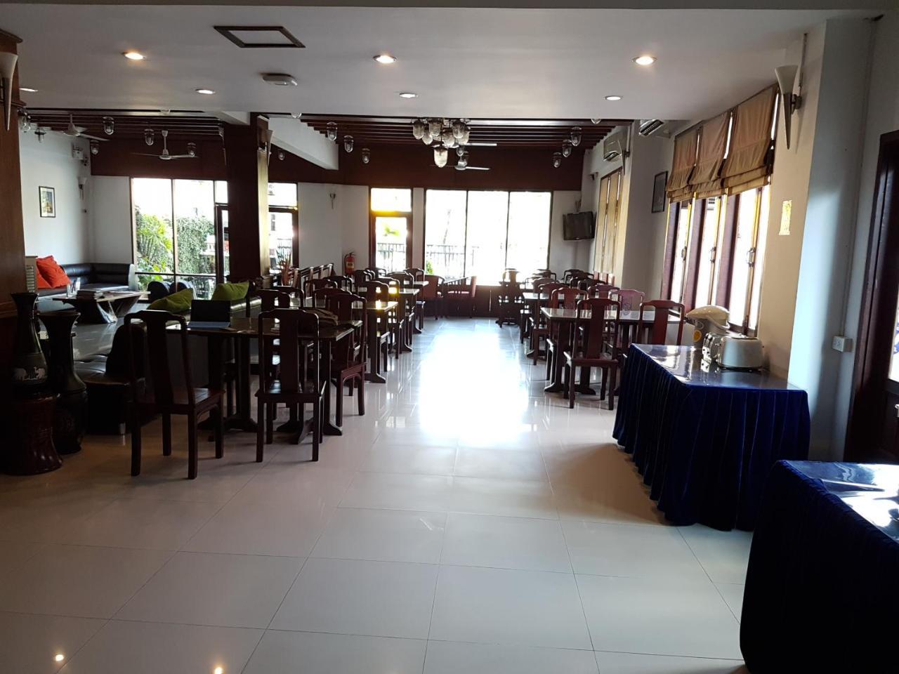 Av Hotel Vientiane Bagian luar foto
